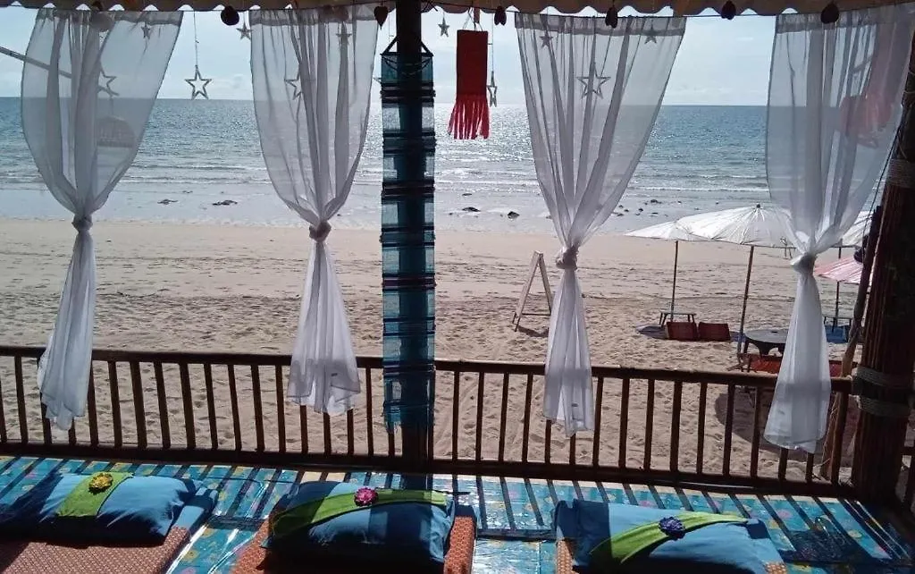 Lanta White Sand Beach Guesthouse Ko Lanta شقة